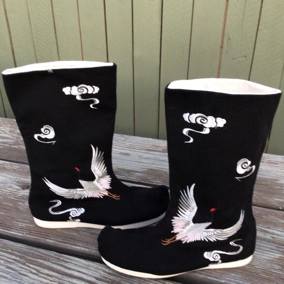 Chinese Hanfu Soap Boots Black and White Mid-Calf Boots with Crane Pattern main image 4